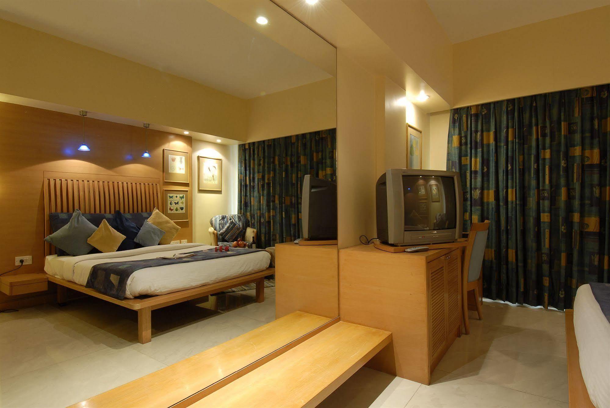 Hotel Treebo Regency - Bund Garden, Dhole Patil Road Pune Esterno foto